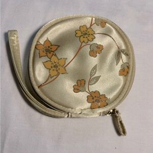 Avon Floral Round Wristlet Jewelry Coin Purse 5" Diameter New in Bag Zip Closure